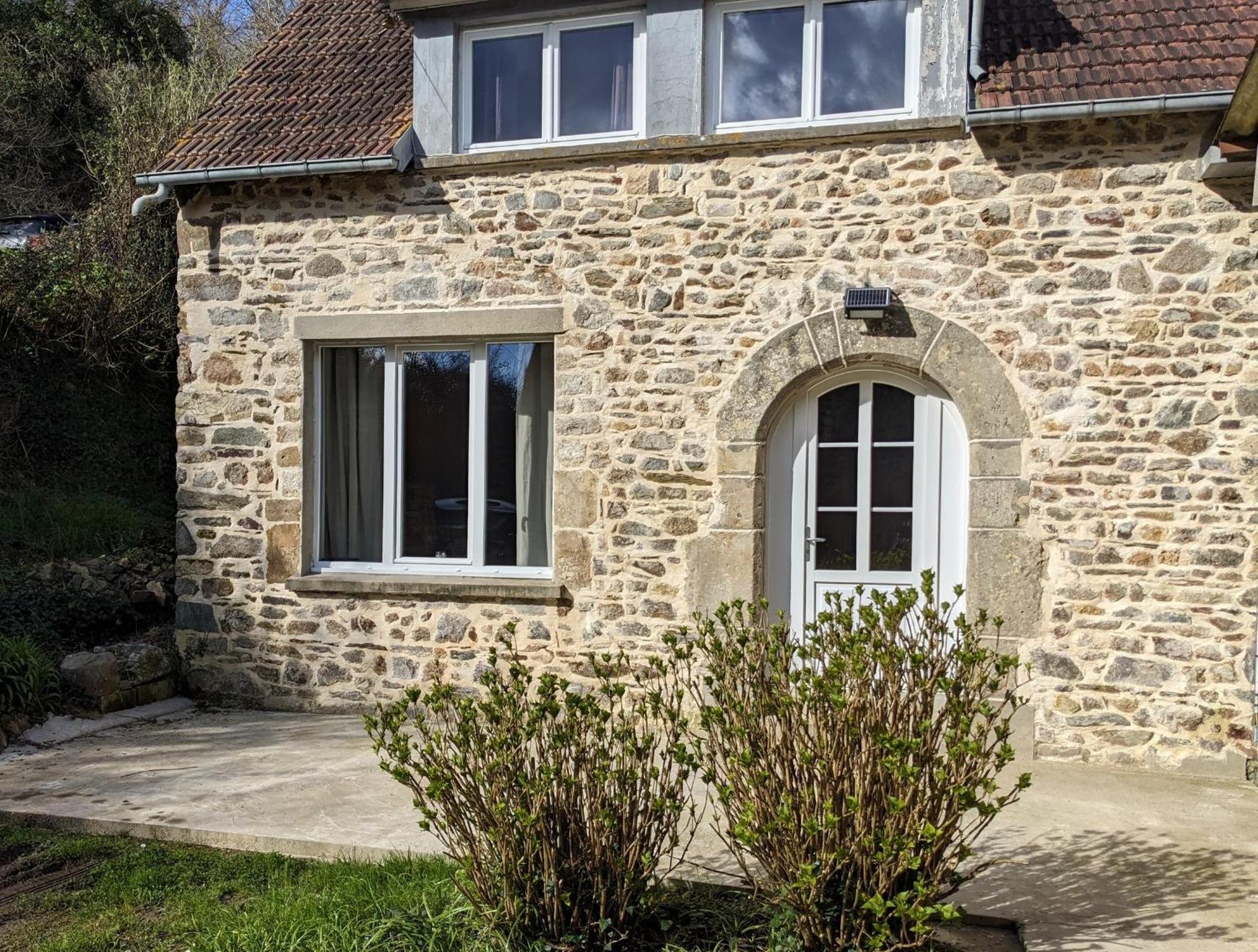 La Maison Du Bas Ferienhaus Crasville (Manche)